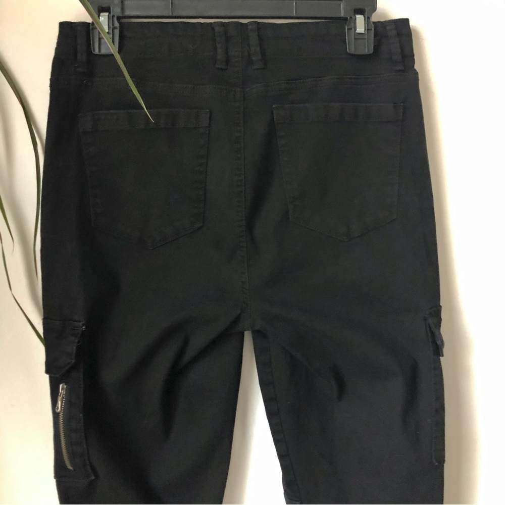 BLANK NYC Women’s Black Cotton Denim Cropped Cargo Pants Zipped Hems Size 29 - Picture 4 of 10